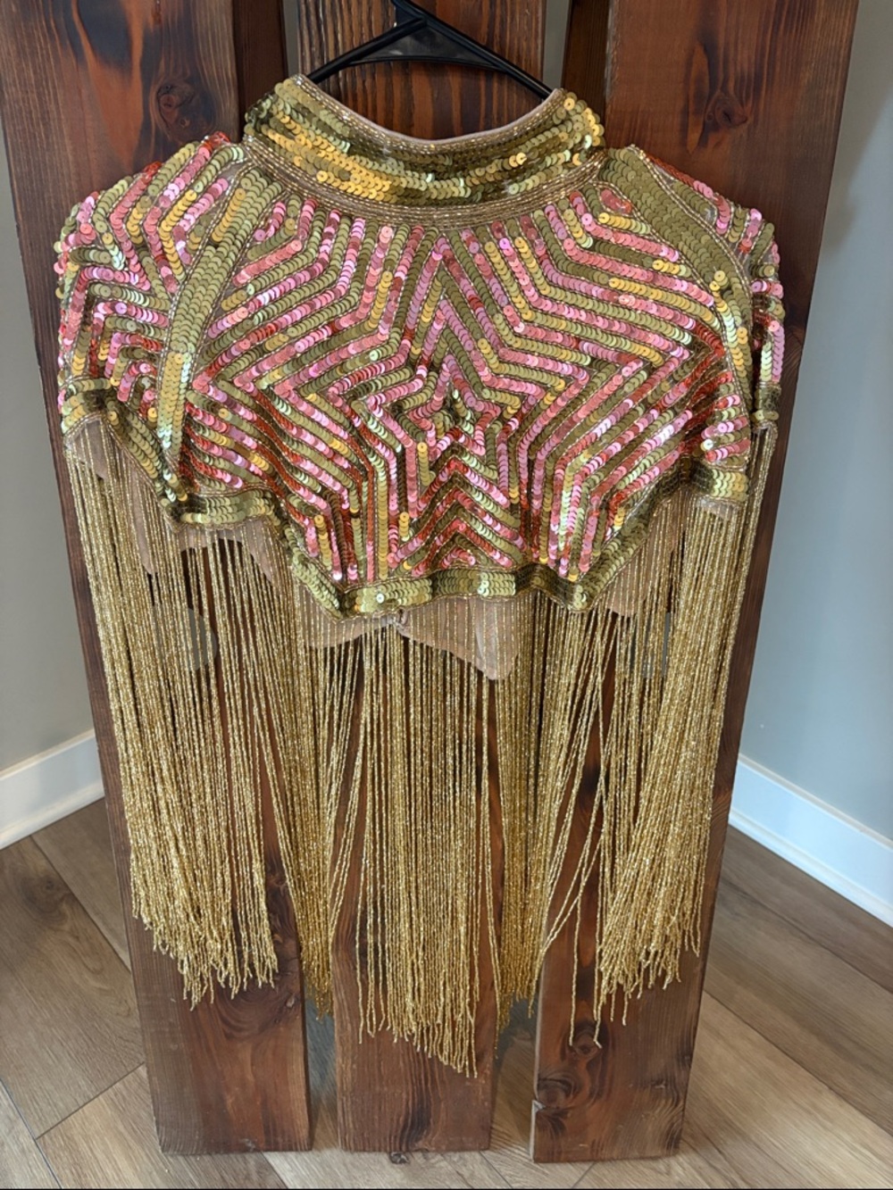 Nasty Gal star tasseled beaded cape - Picture 3 of 12